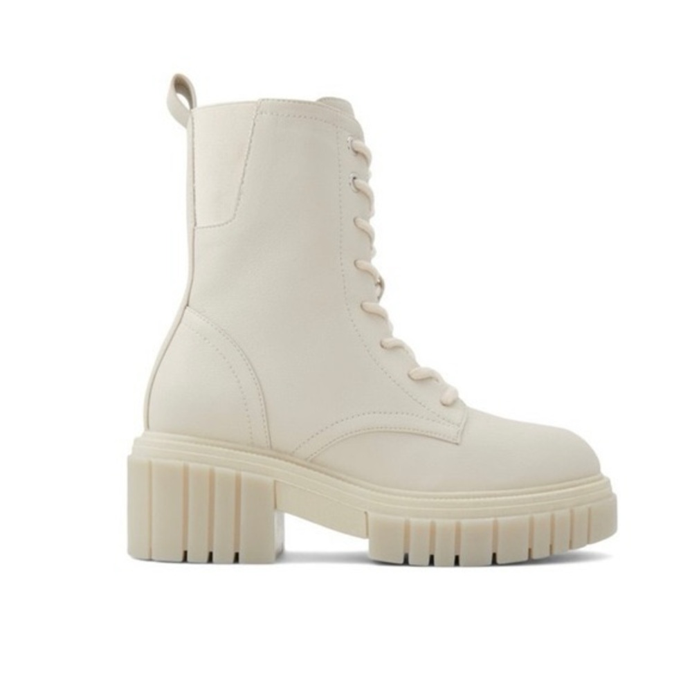 Call it Spring Combat boot sz 8